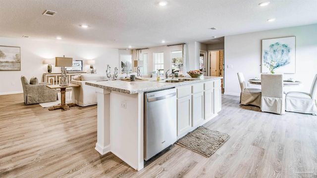 9736 Dutton Ln, Milton, FL 32583