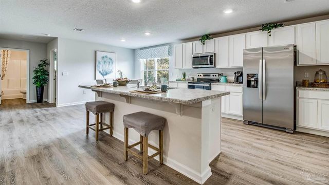 9736 Dutton Ln, Milton, FL 32583