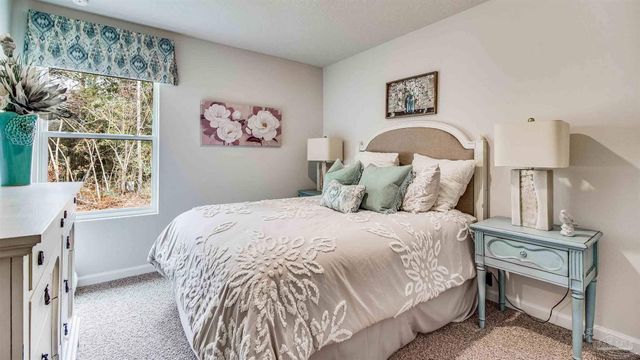 9736 Dutton Ln, Milton, FL 32583