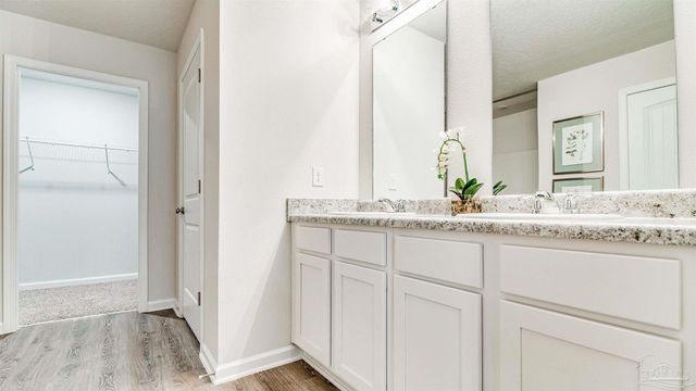 9736 Dutton Ln, Milton, FL 32583