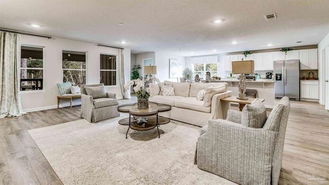 9736 Dutton Ln, Milton, FL 32583