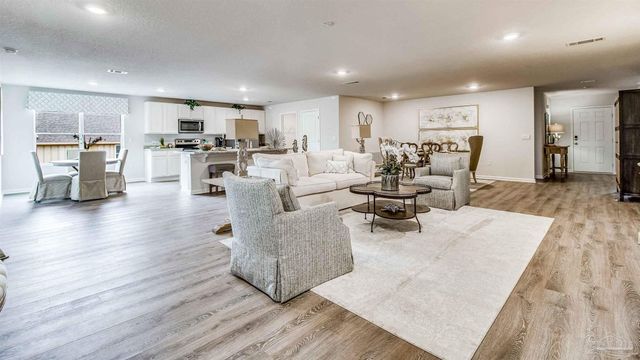 9736 Dutton Ln, Milton, FL 32583