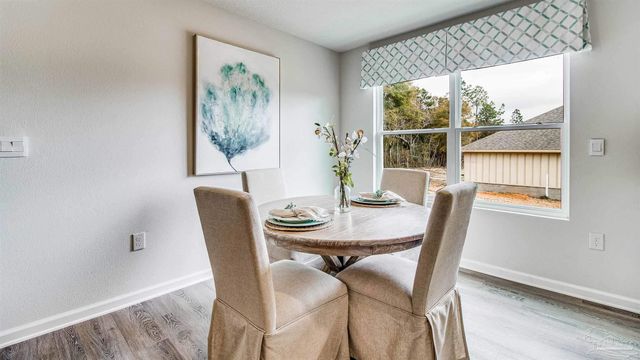 9736 Dutton Ln, Milton, FL 32583