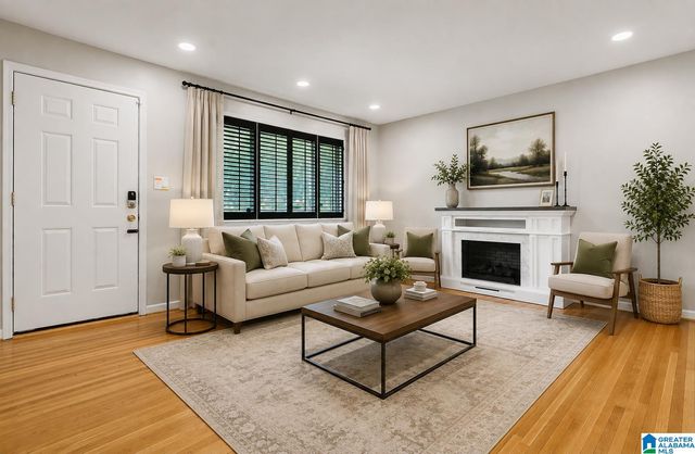 604 GRAVLEE LANE, Birmingham, AL 35206