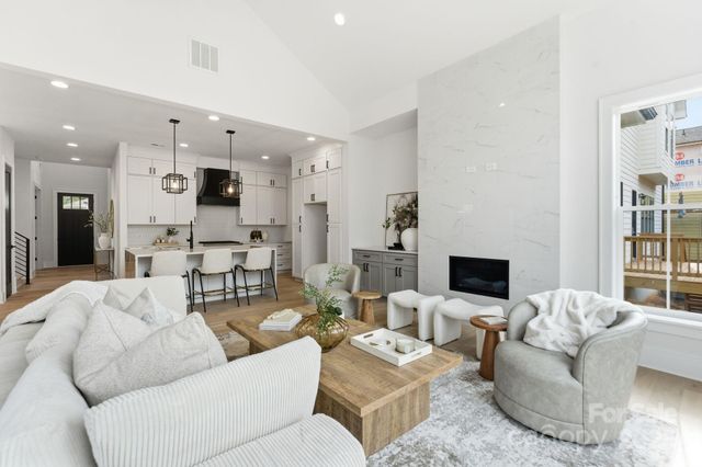 2017 South Street, Charlotte, NC 28208