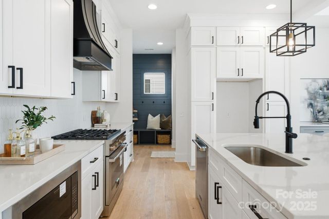 2017 South Street, Charlotte, NC 28208