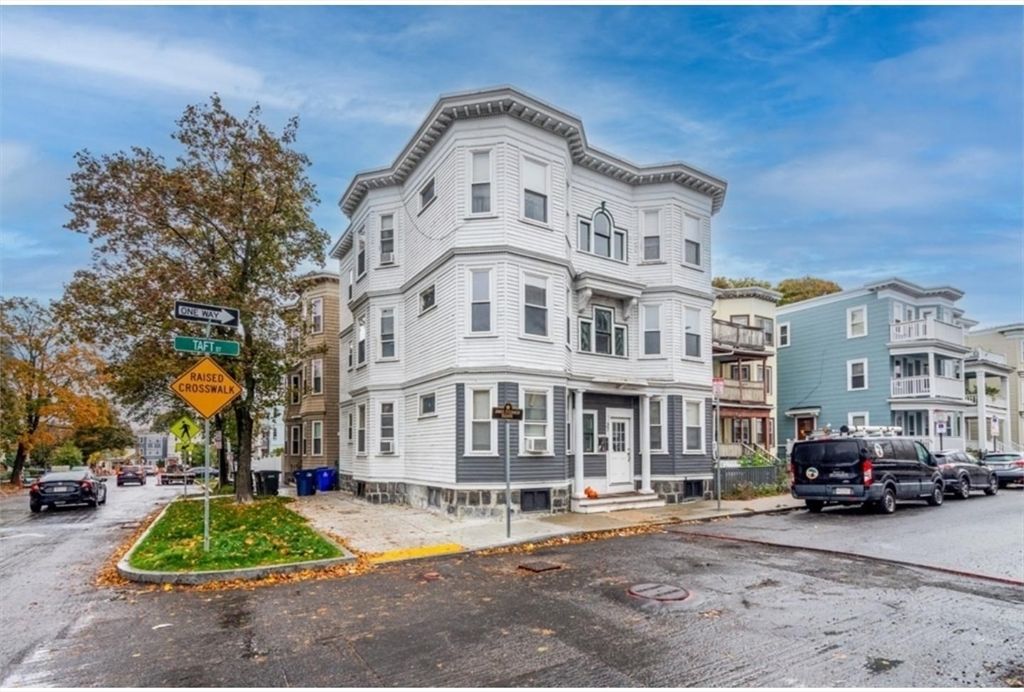 37 Taft St 2, Boston, MA 02125