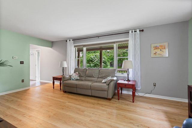 1302 N Freer Road, Chelsea, MI 48118