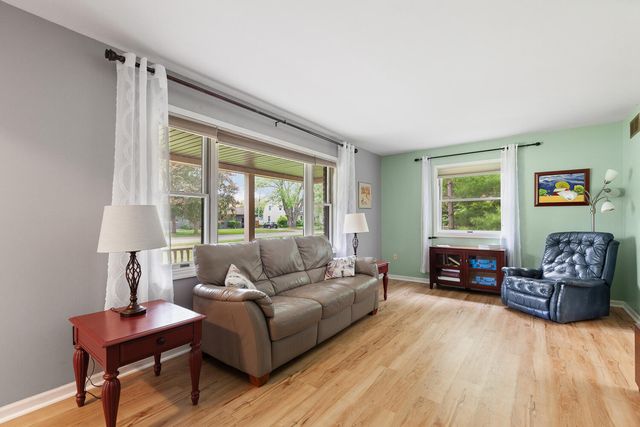1302 N Freer Road, Chelsea, MI 48118