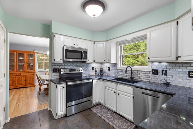 1302 N Freer Road, Chelsea, MI 48118