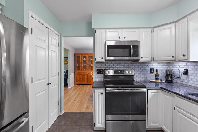 1302 N Freer Road, Chelsea, MI 48118