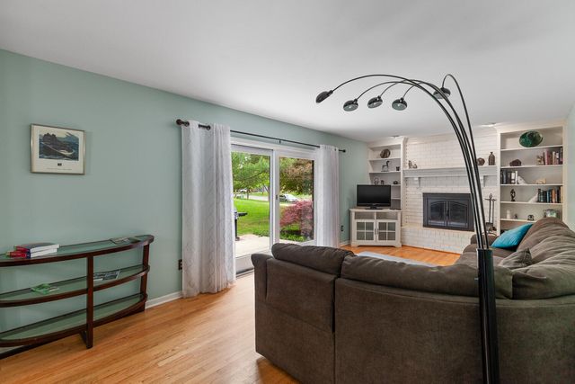 1302 N Freer Road, Chelsea, MI 48118