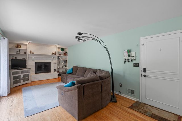 1302 N Freer Road, Chelsea, MI 48118