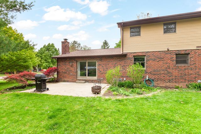 1302 N Freer Road, Chelsea, MI 48118