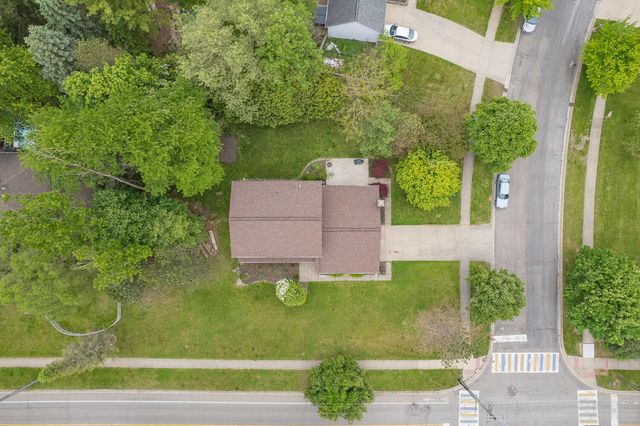 1302 N Freer Road, Chelsea, MI 48118