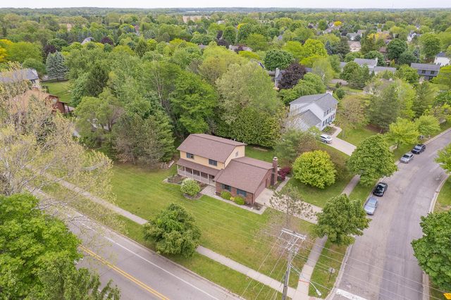 1302 N Freer Road, Chelsea, MI 48118