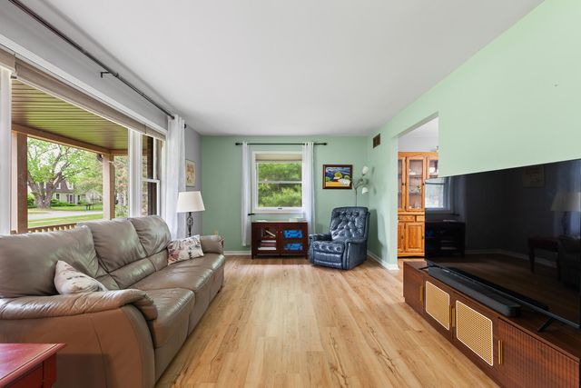 1302 N Freer Road, Chelsea, MI 48118