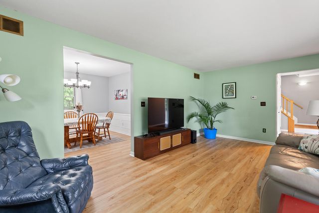 1302 N Freer Road, Chelsea, MI 48118