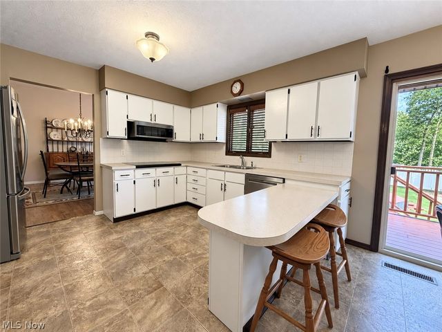 310 Fawnwood Drive, Tallmadge, OH 44278