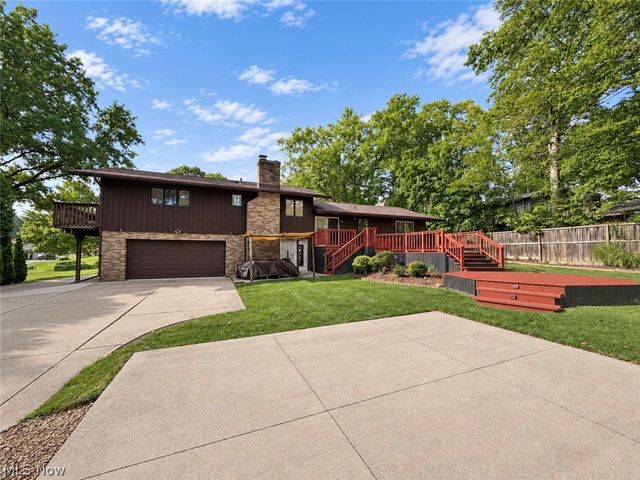 310 Fawnwood Drive, Tallmadge, OH 44278