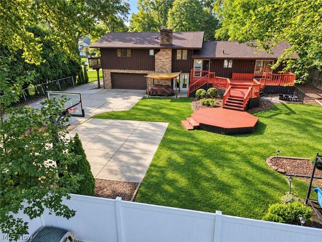 310 Fawnwood Drive, Tallmadge, OH 44278