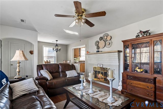 1408 Boroughbridge Rd, Richmond, VA 23225