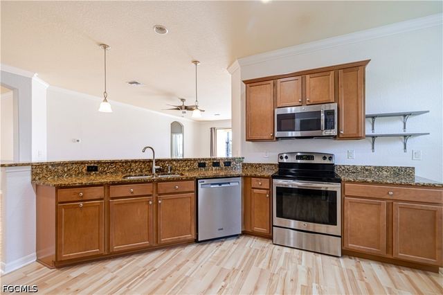 11318 Red Bluff LN, Fort Myers, FL 33912