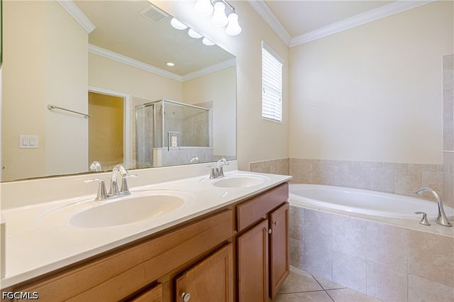 11318 Red Bluff LN, Fort Myers, FL 33912