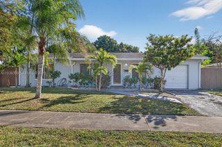 9900 SW 164th Ter, Miami, FL 33157