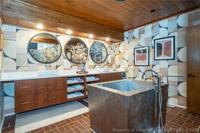 2210 Winterlochen Road, Fayetteville, NC 28305