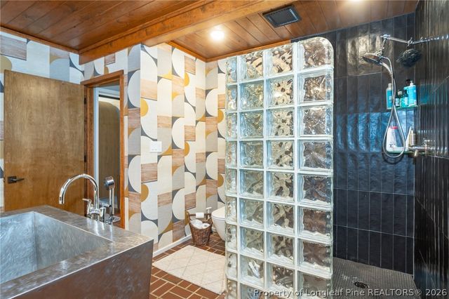 2210 Winterlochen Road, Fayetteville, NC 28305