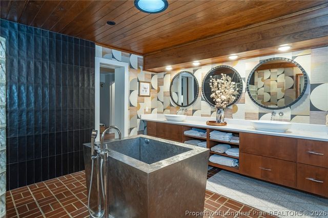 2210 Winterlochen Road, Fayetteville, NC 28305