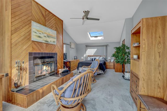 150 W Islip Road, West Islip, NY 11795