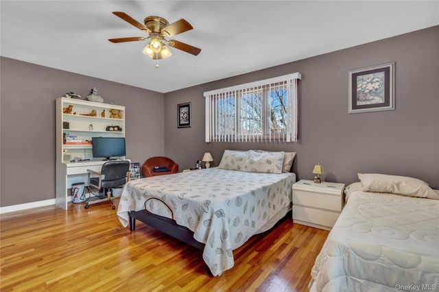 150 W Islip Road, West Islip, NY 11795