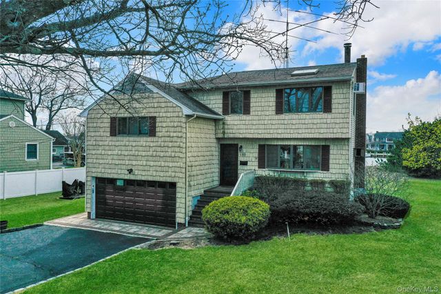 150 W Islip Road, West Islip, NY 11795