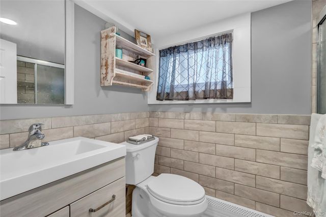 150 W Islip Road, West Islip, NY 11795