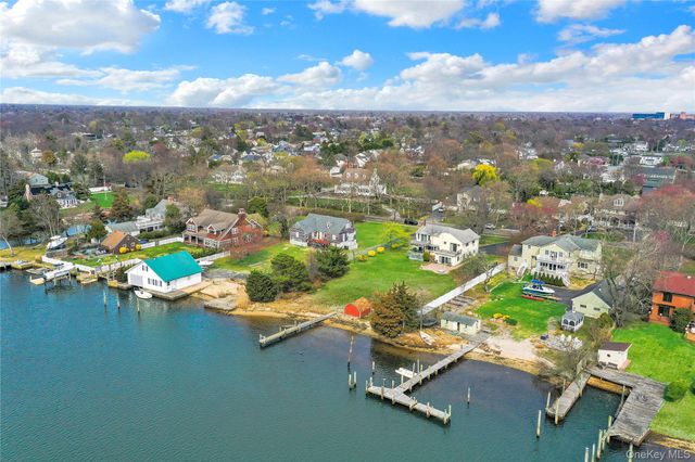 150 W Islip Road, West Islip, NY 11795