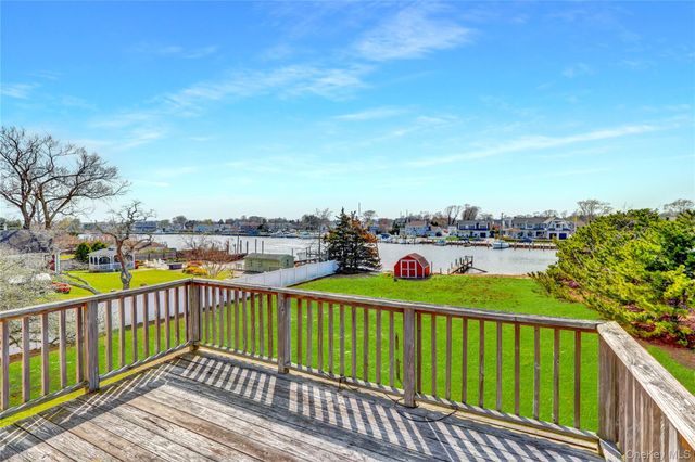 150 W Islip Road, West Islip, NY 11795