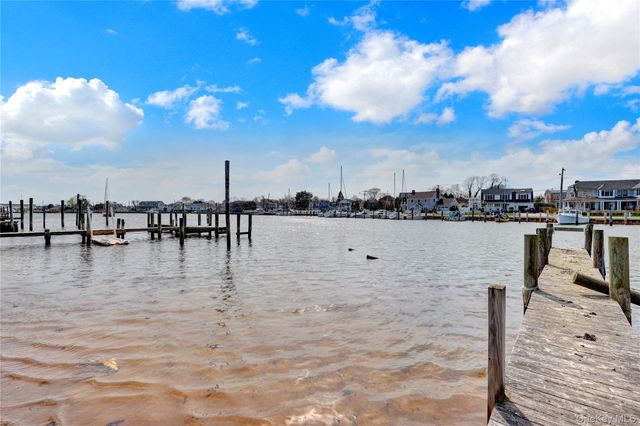 150 W Islip Road, West Islip, NY 11795