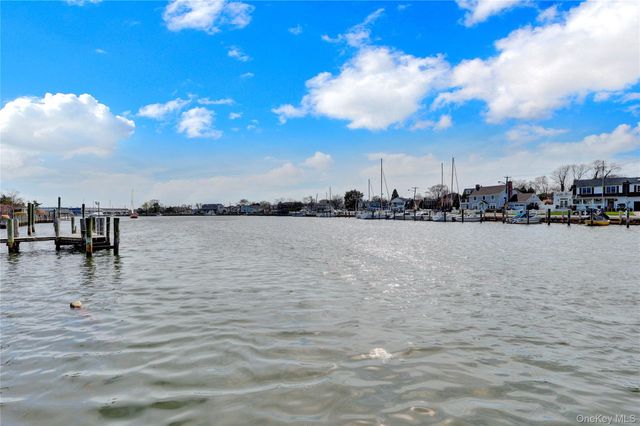 150 W Islip Road, West Islip, NY 11795