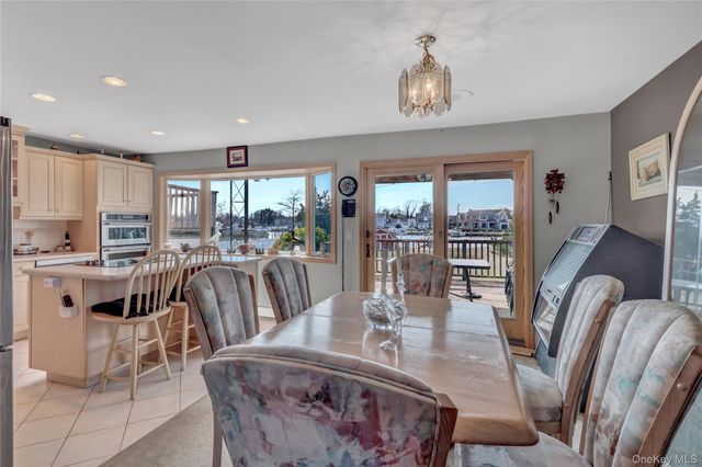 150 W Islip Road, West Islip, NY 11795