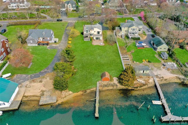 150 W Islip Road, West Islip, NY 11795