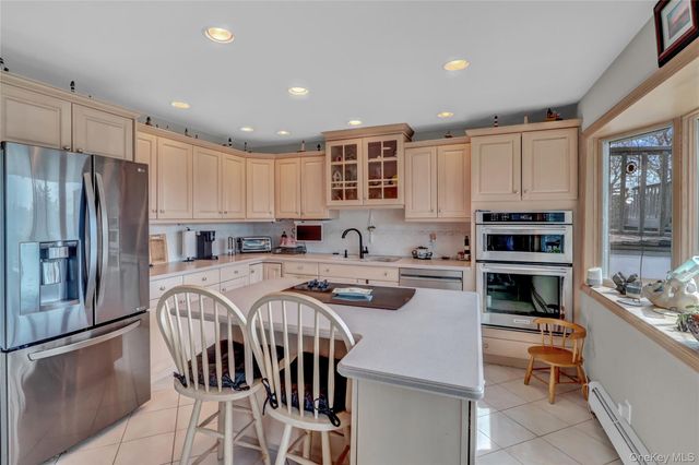 150 W Islip Road, West Islip, NY 11795