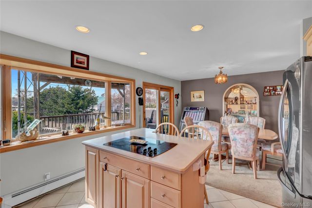 150 W Islip Road, West Islip, NY 11795