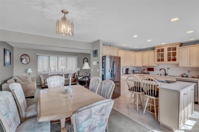 150 W Islip Road, West Islip, NY 11795