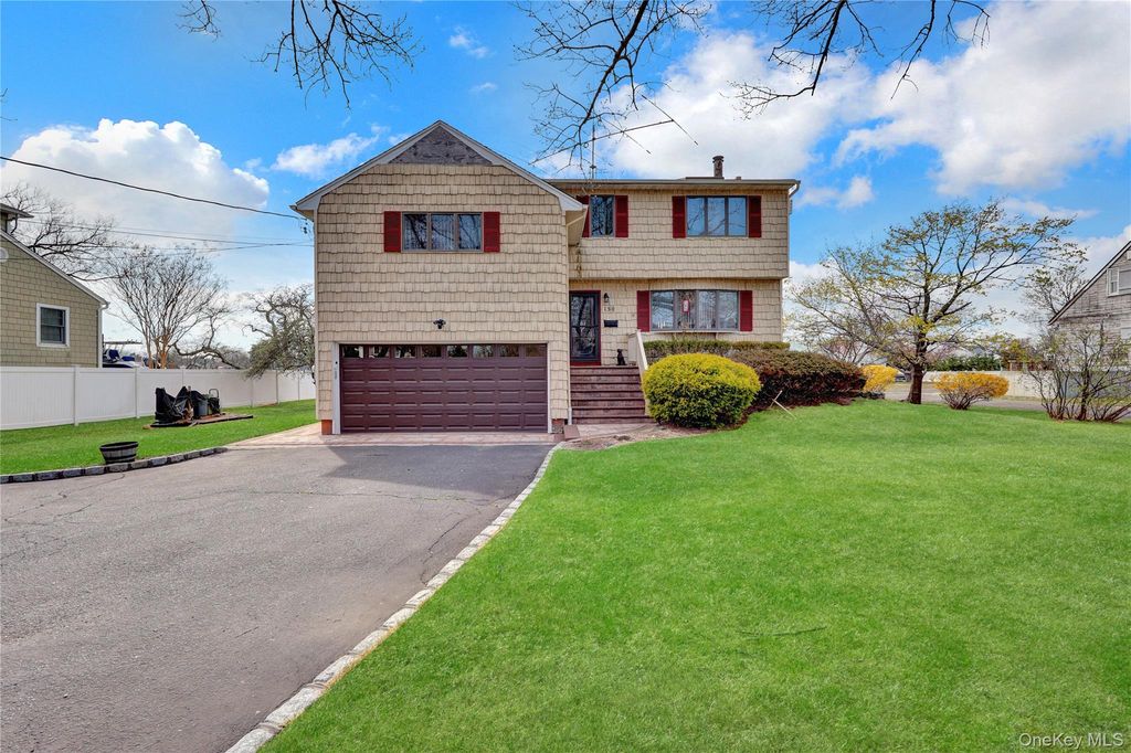 150 W Islip Road, West Islip, NY 11795