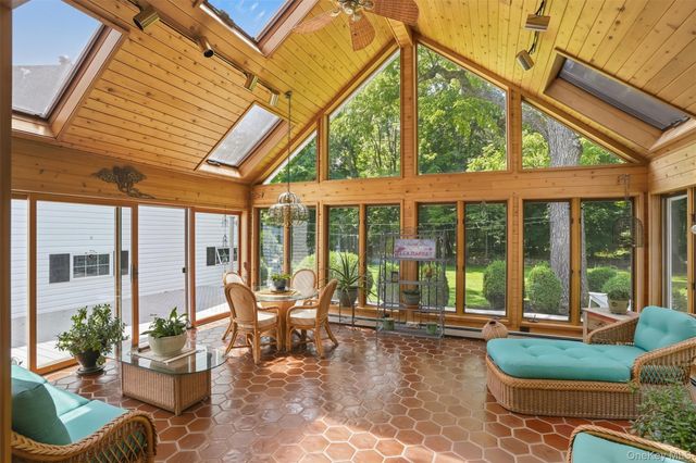 232 Tally Ho Road, Middletown, NY 10940