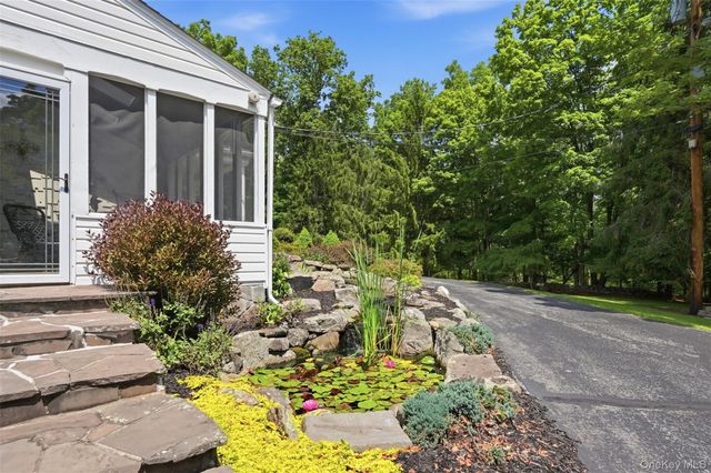 232 Tally Ho Road, Middletown, NY 10940