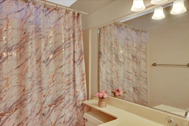 1716 River Run Dr, Marysville, CA 95901