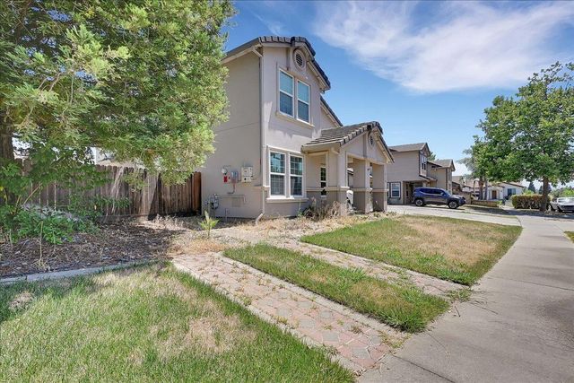 1716 River Run Dr, Marysville, CA 95901